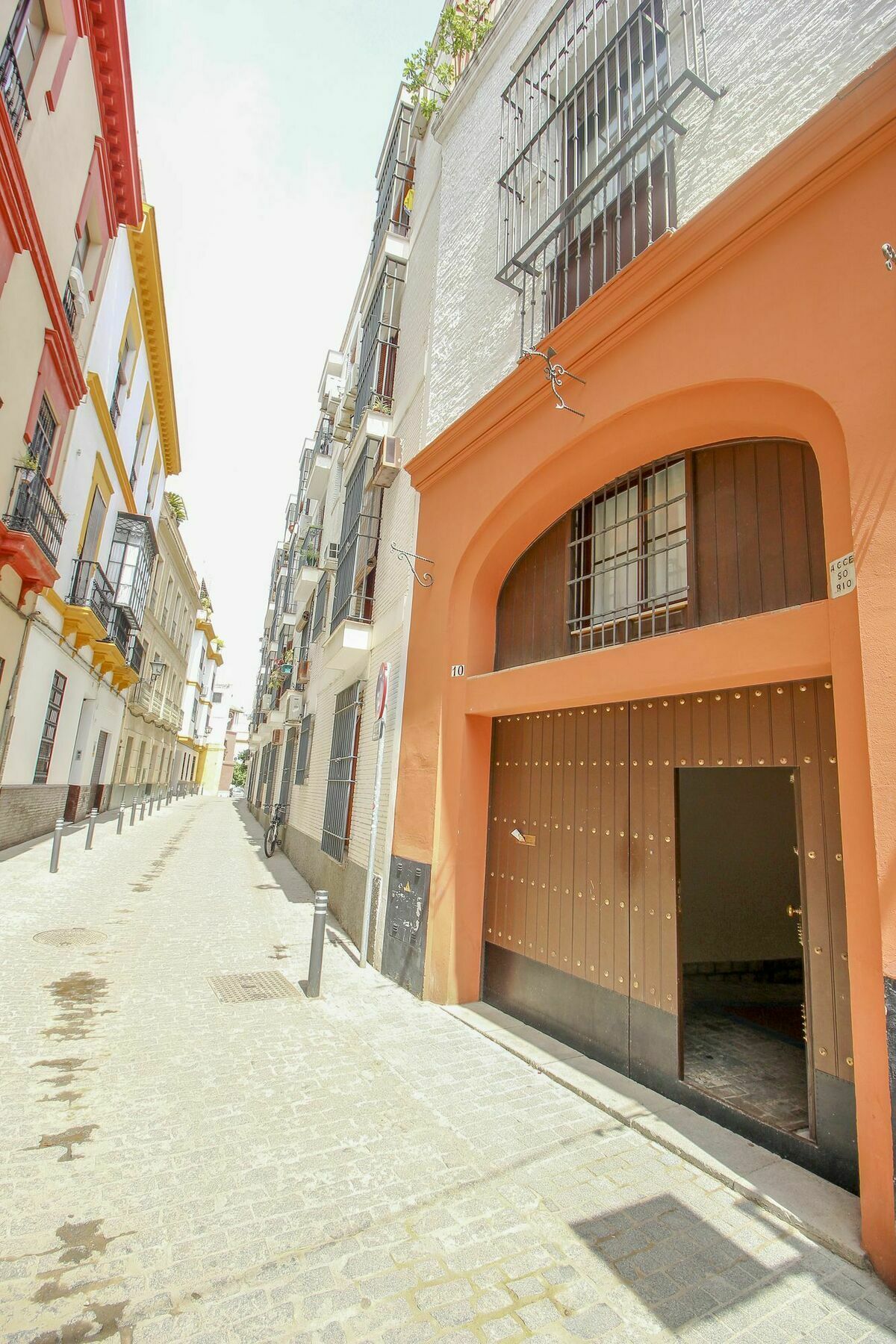 Deluxe Quevedo *